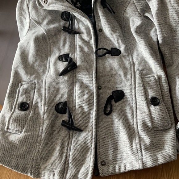 Sebby | Small | Shell with Hood - Picture 2 of 6